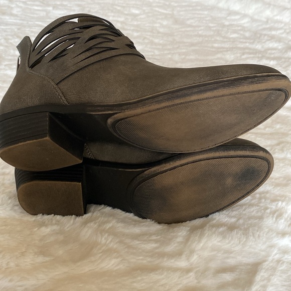 Nautica Grey Ankle Boots - Picture 9 of 10